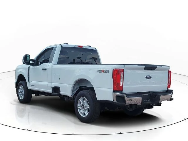 New 2026 Oxford White Ford XLT image 7