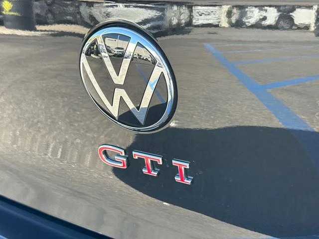 Certified Used 2025 Black Metallic Volkswagen 2.0T SE image 10