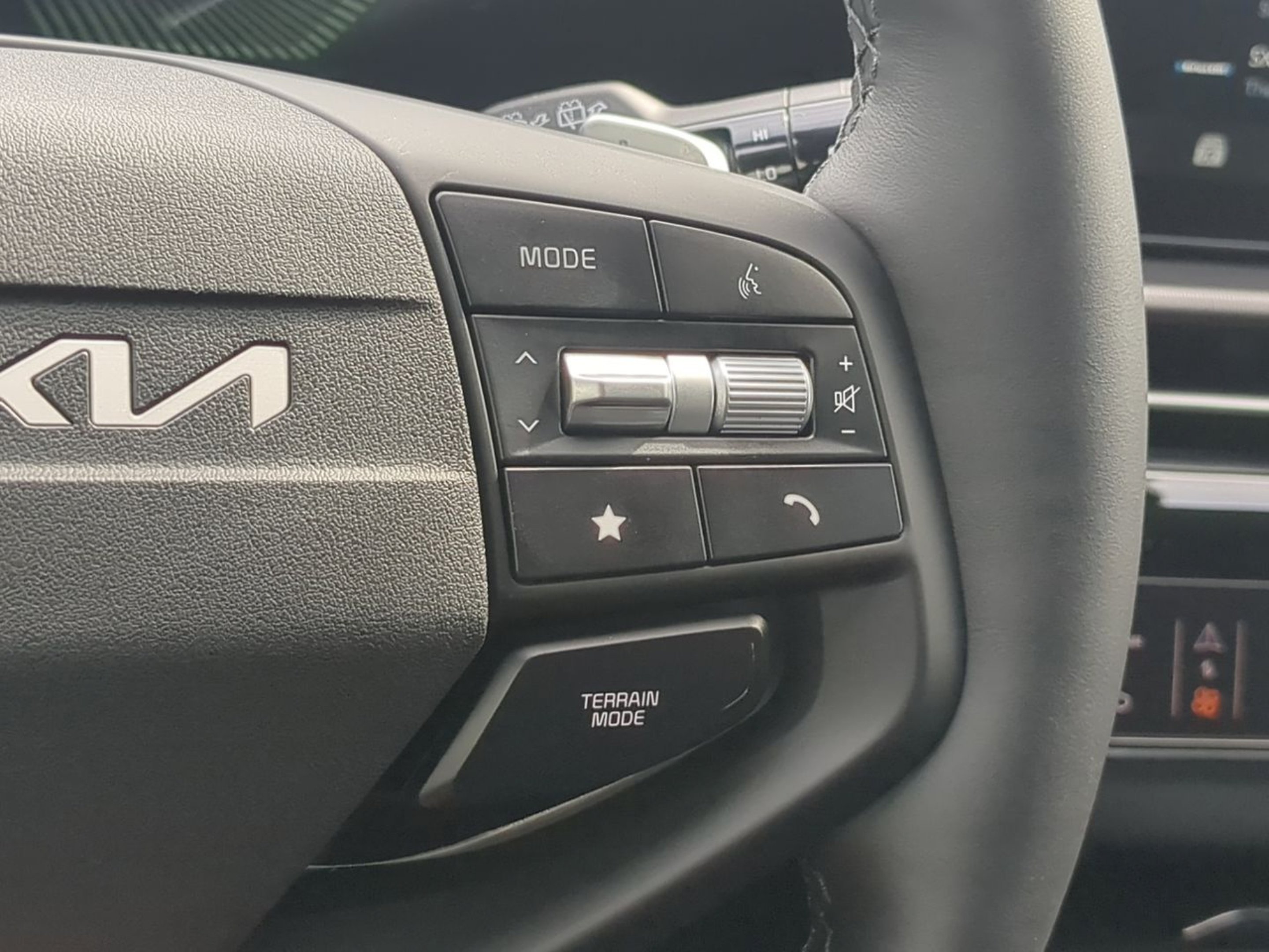 New 2027 Heritage Blue Kia EX image 34