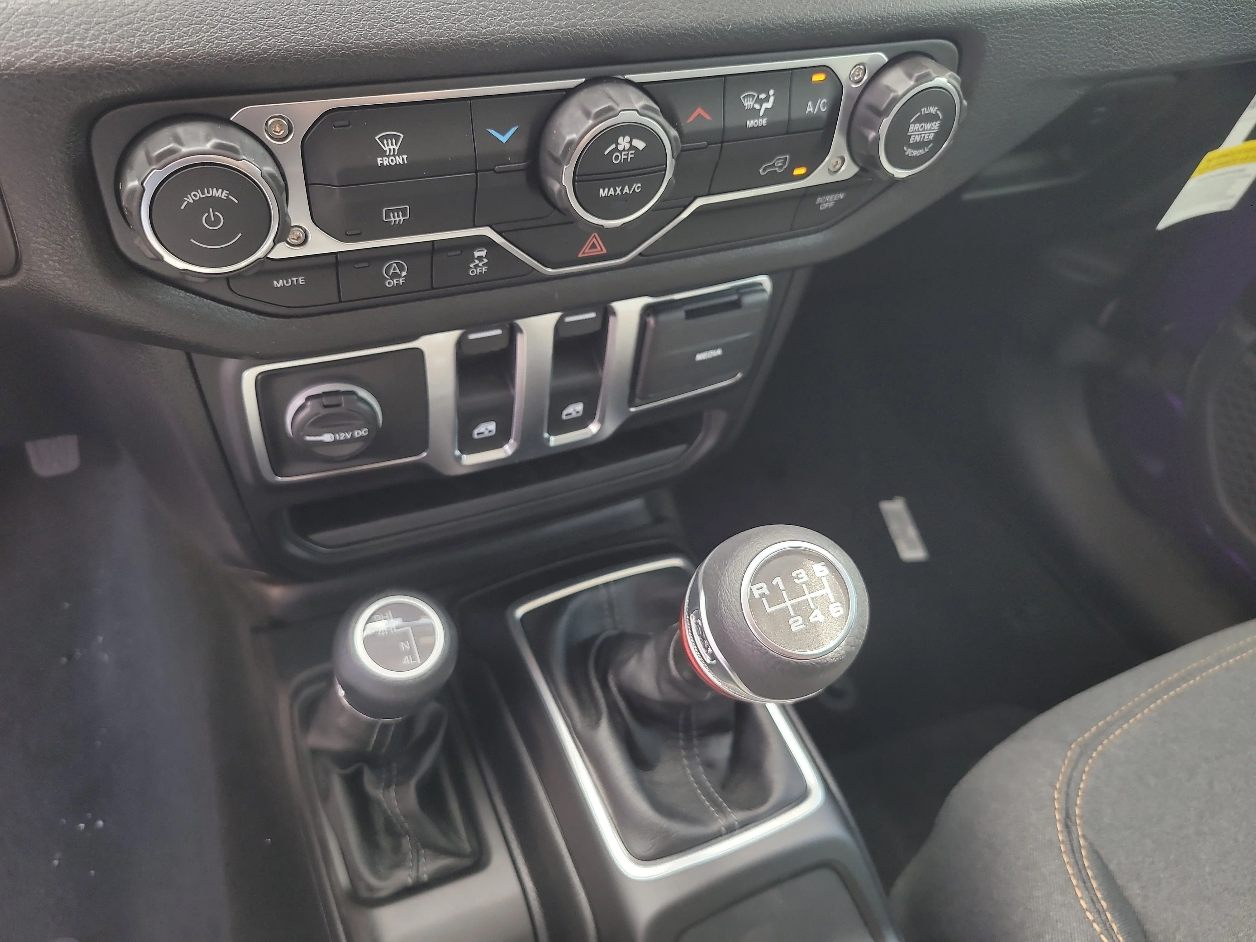 New 2026 Reign Jeep Sport image 20