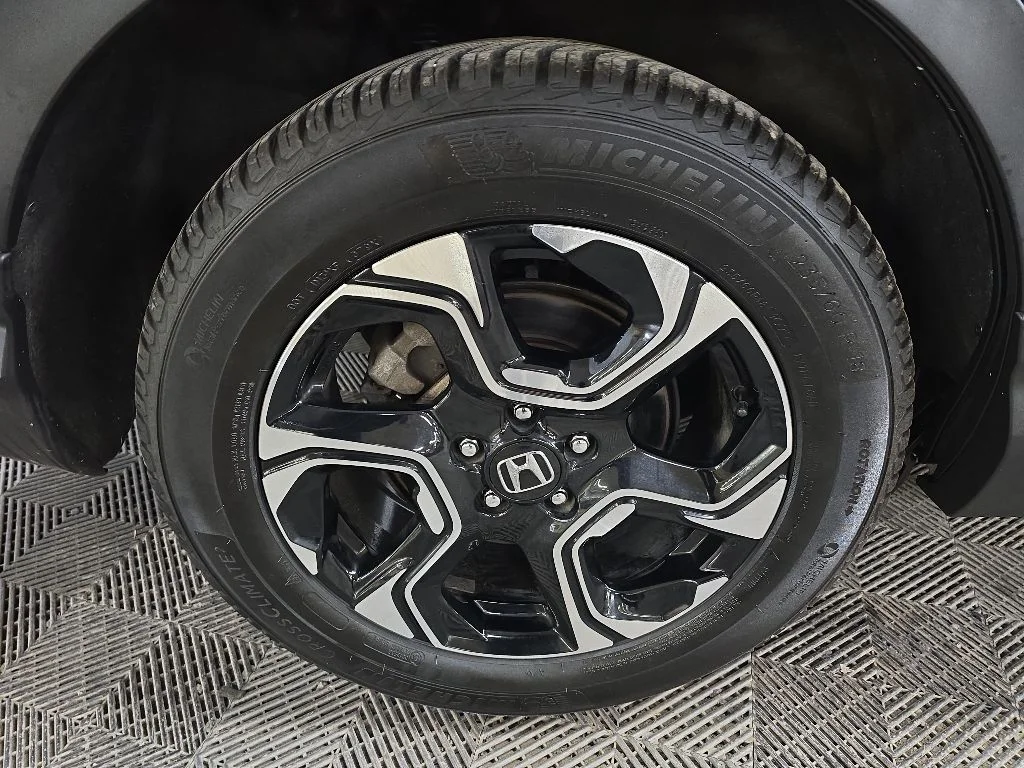 Used 2018 Black Honda Touring image 14