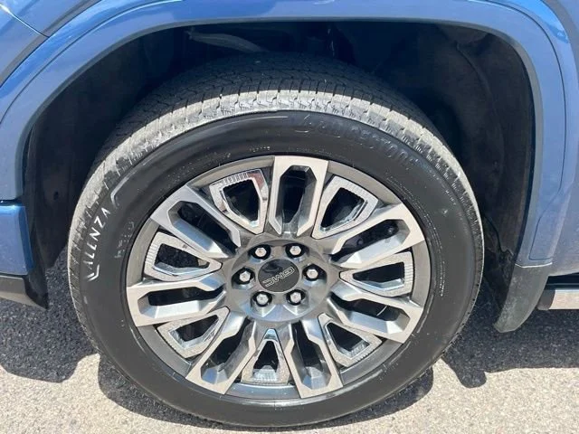 Used 2026 Blue GMC Denali Ultimate image 10
