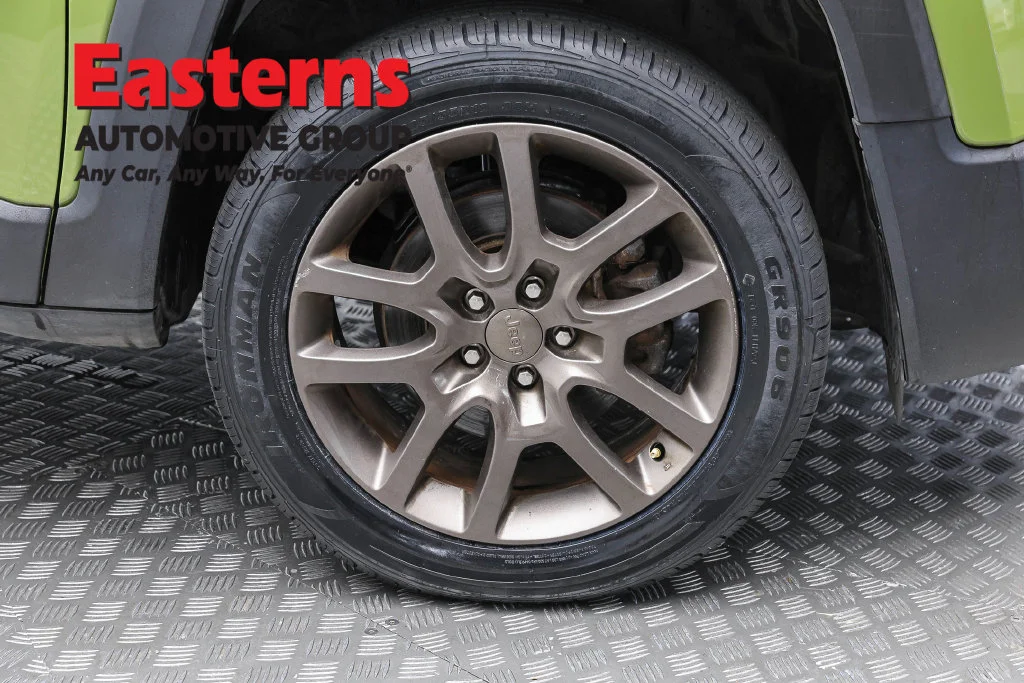 Used 2016 Green Jeep Latitude image 32