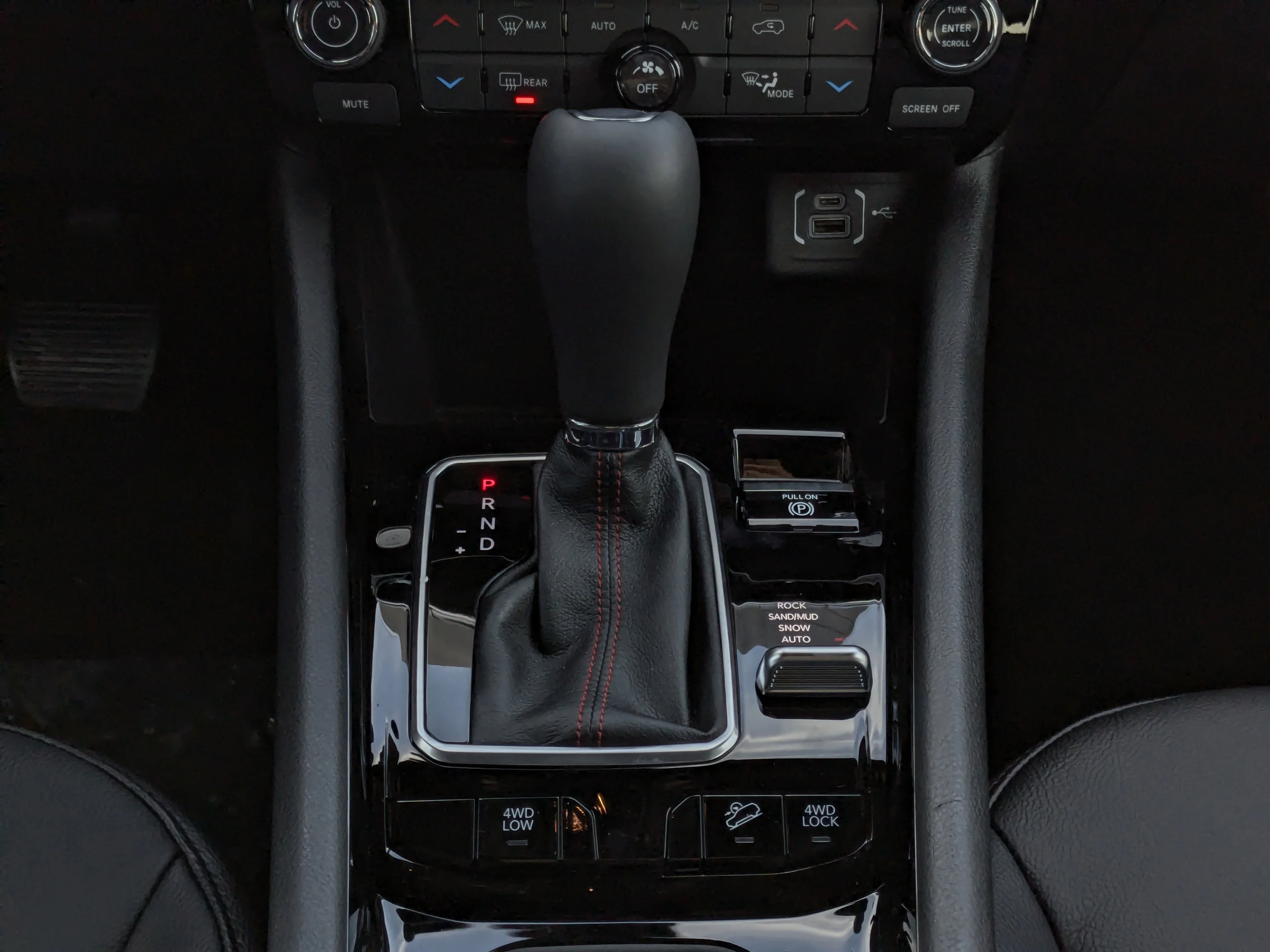 New 2026 Silver Jeep Trailhawk - Sun,Sound&Nav Group/Pano Roof image 25