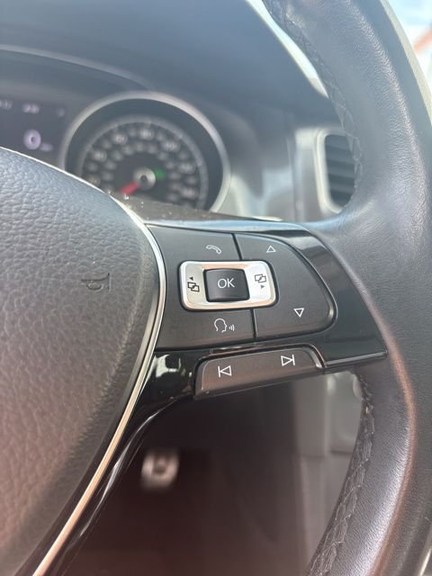 Used 2017 Blue Volkswagen TSI SE image 16