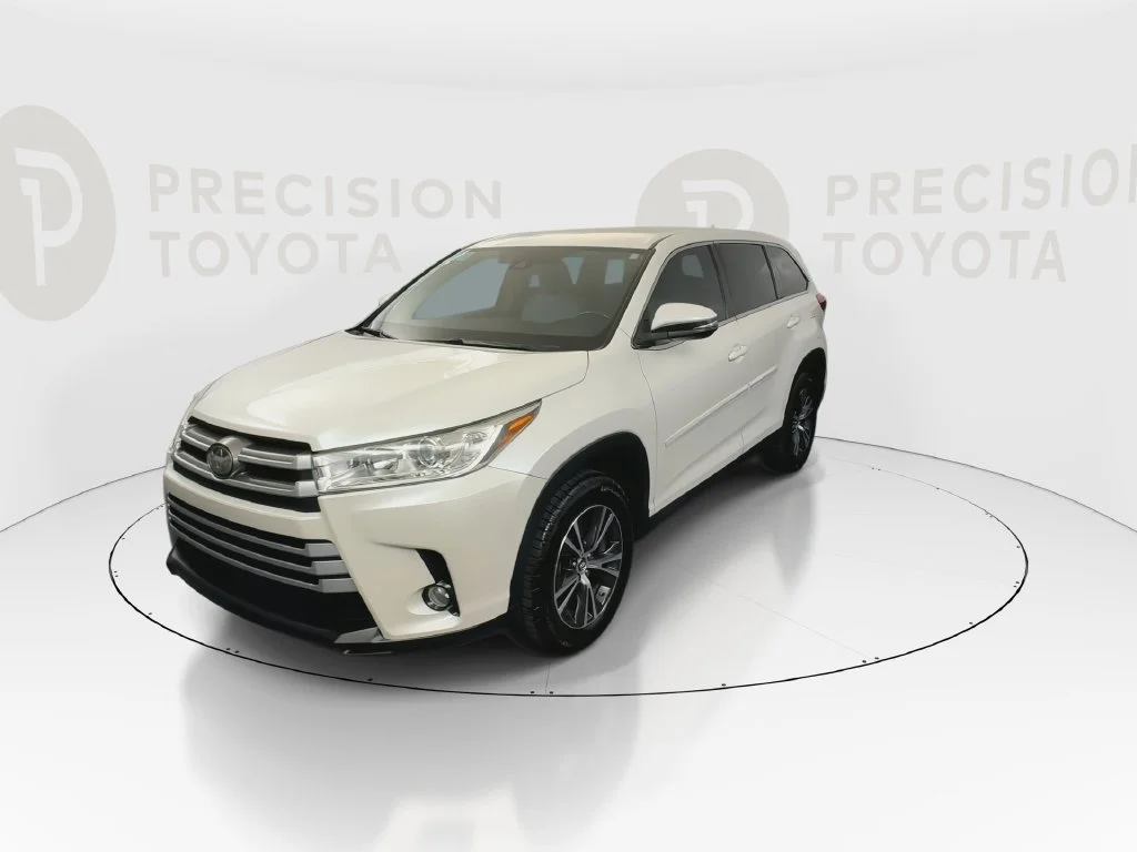 Used 2019 Blizzard Pearl Toyota LE Plus image 8