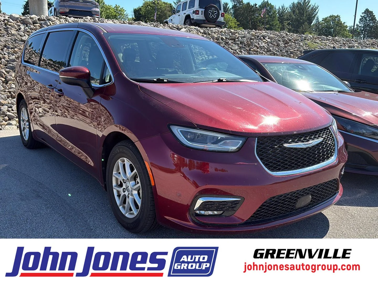 2023 Chrysler Pacifica's photo