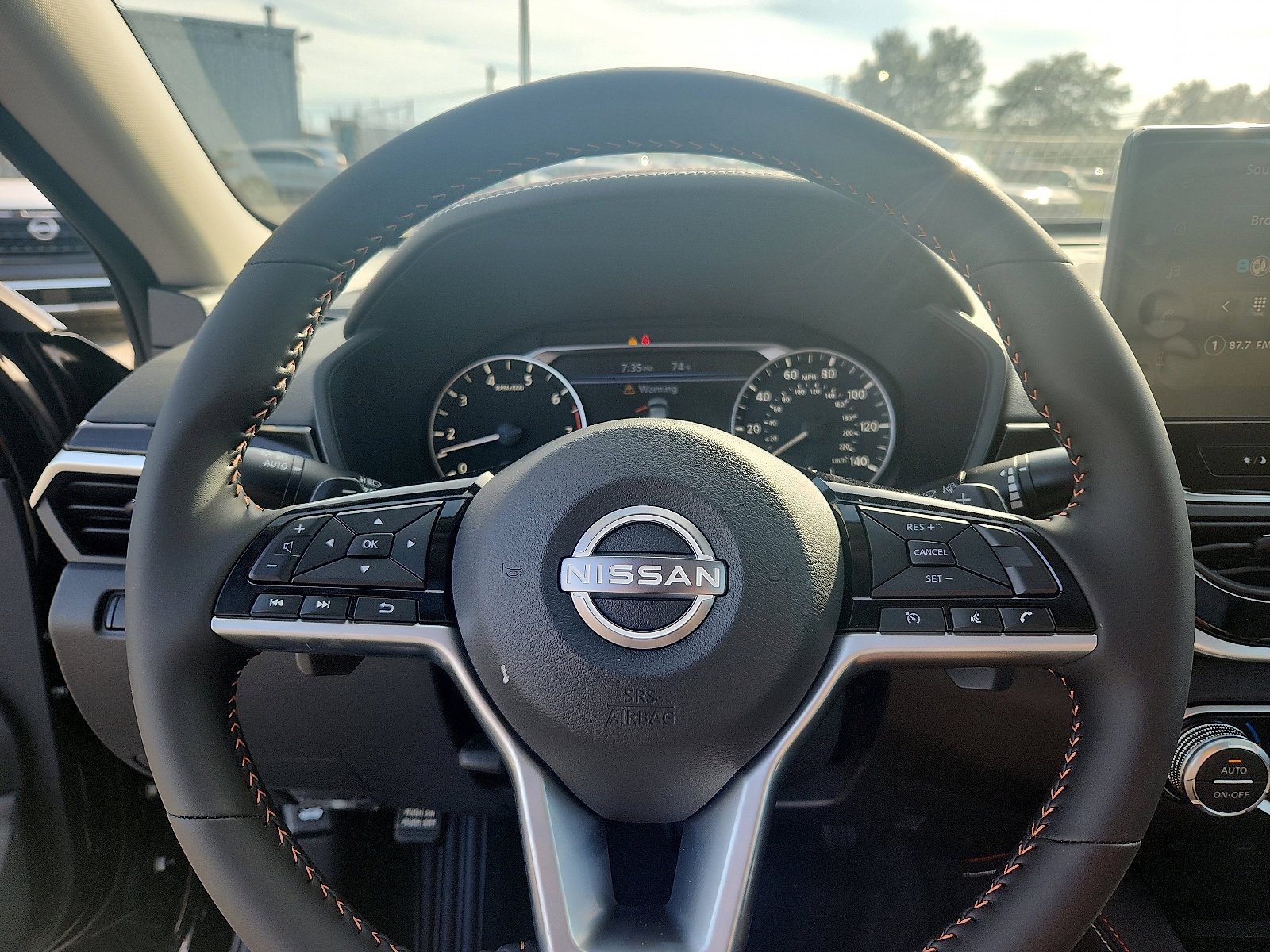 2025 Nissan Altima SR - Photo 14