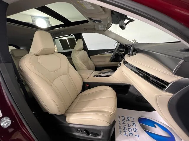 Used 2023 Red INFINITI LUXE image 44