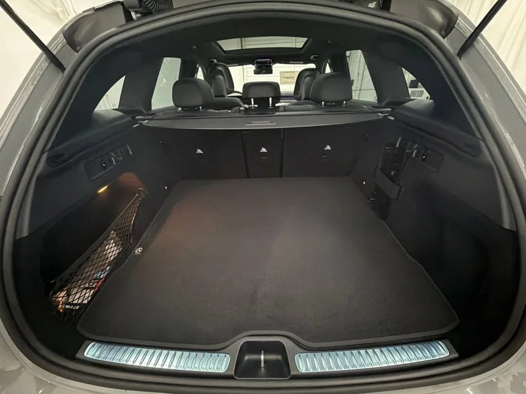 New 2027 White Mercedes-Benz GLC 300 image 26