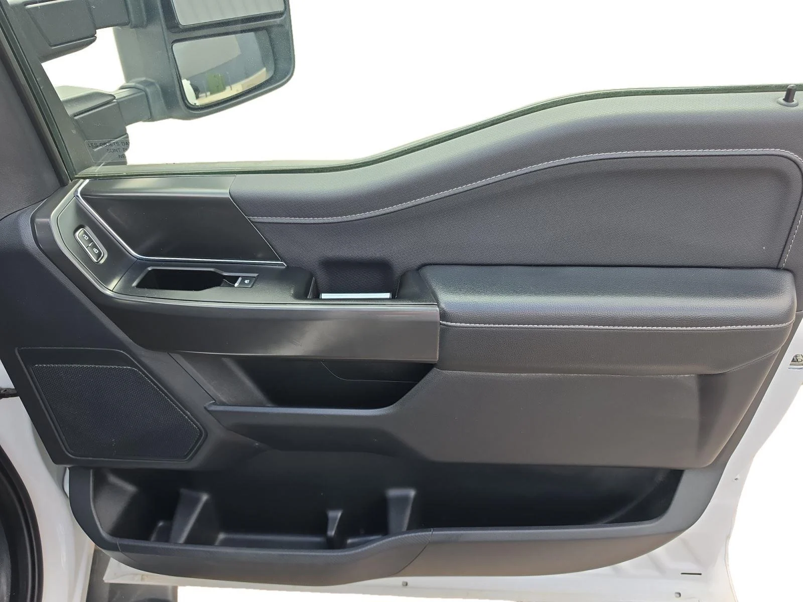 Used 2024 Oxford White Ford XLT image 26