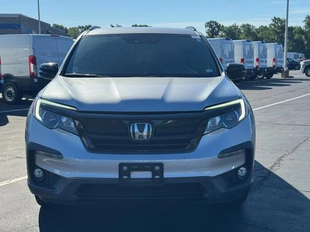Used 2022 Lunar Silver Metallic Honda  image 10