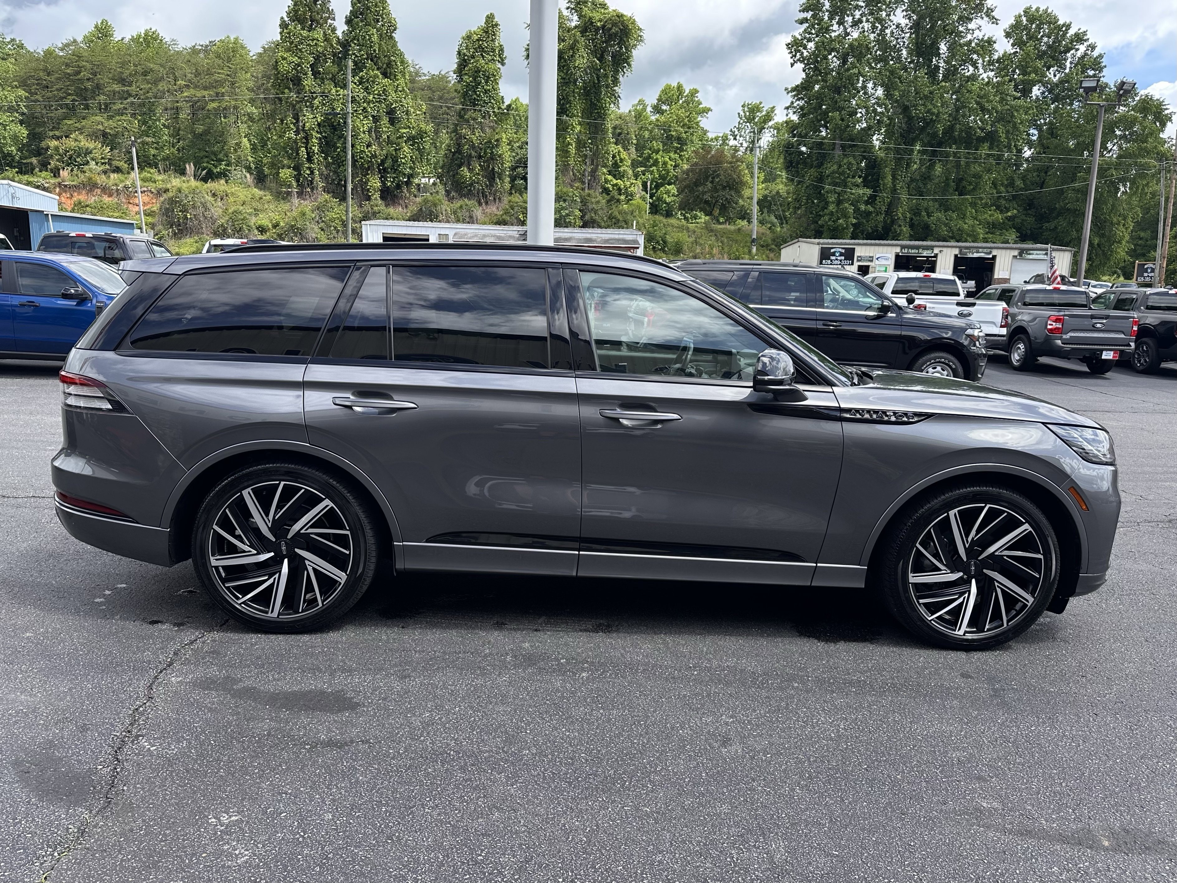 Used 2025 Metallic Lincoln Black Label image 5