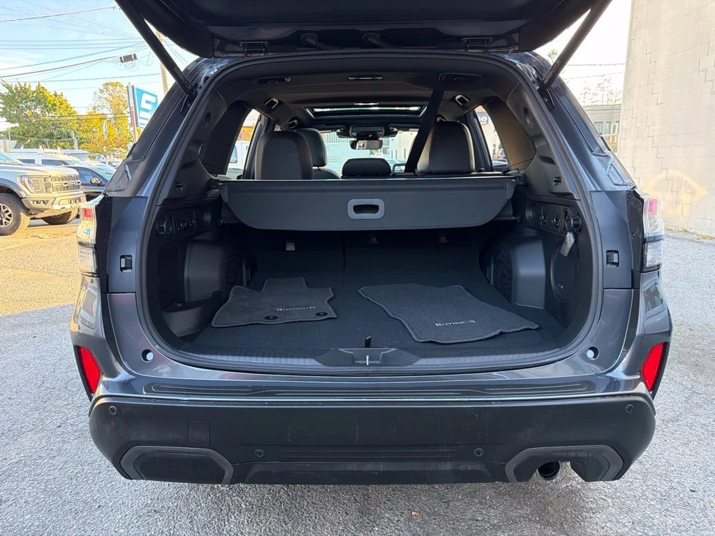 Used 2025 Gray Subaru Limited image 9