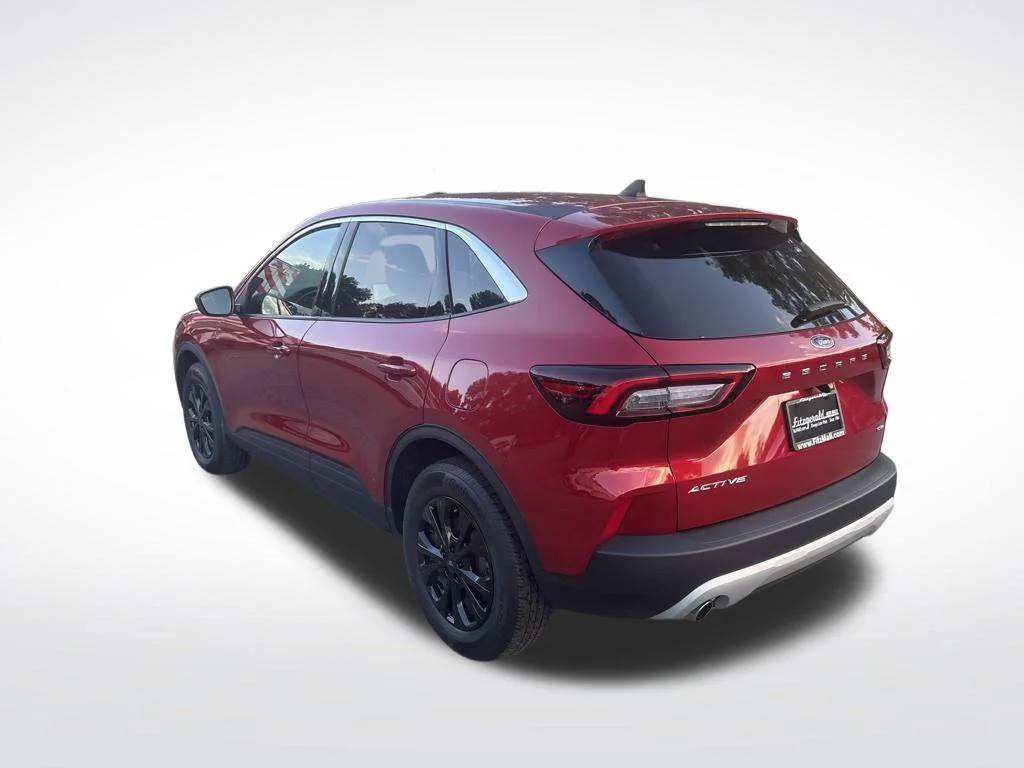 Used 2023 Red Ford Active image 3