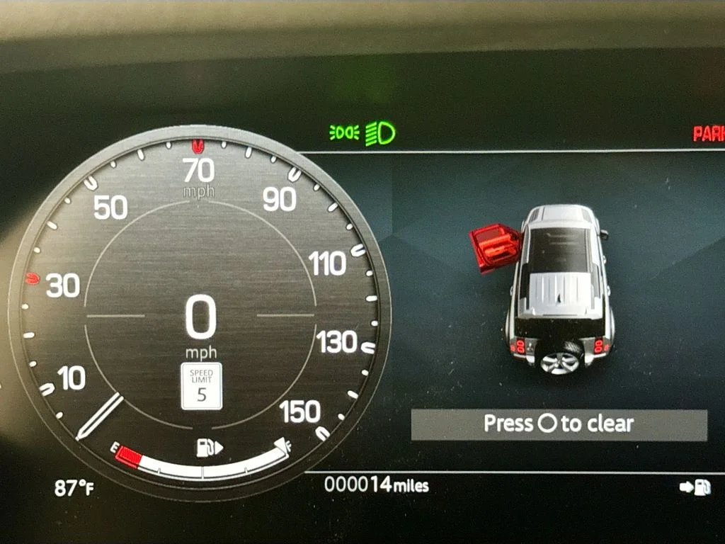 New 2026 Fuji White Land Rover X-Dynamic SE image 12