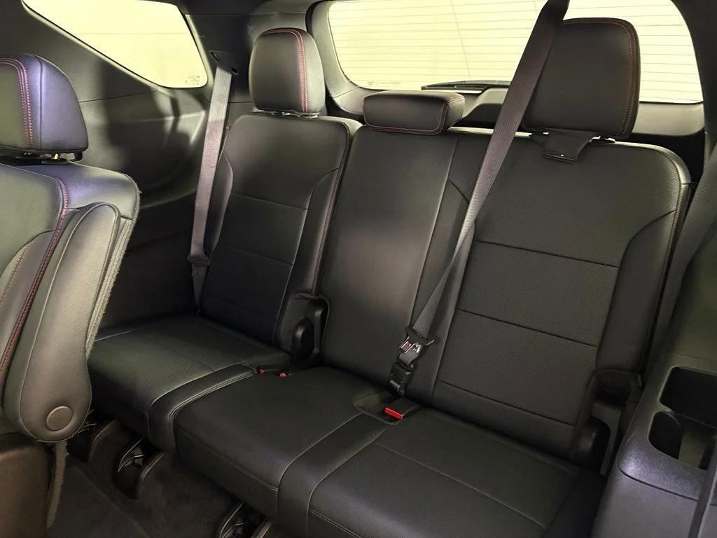 Used 2025 Black Chevrolet Z71 image 37