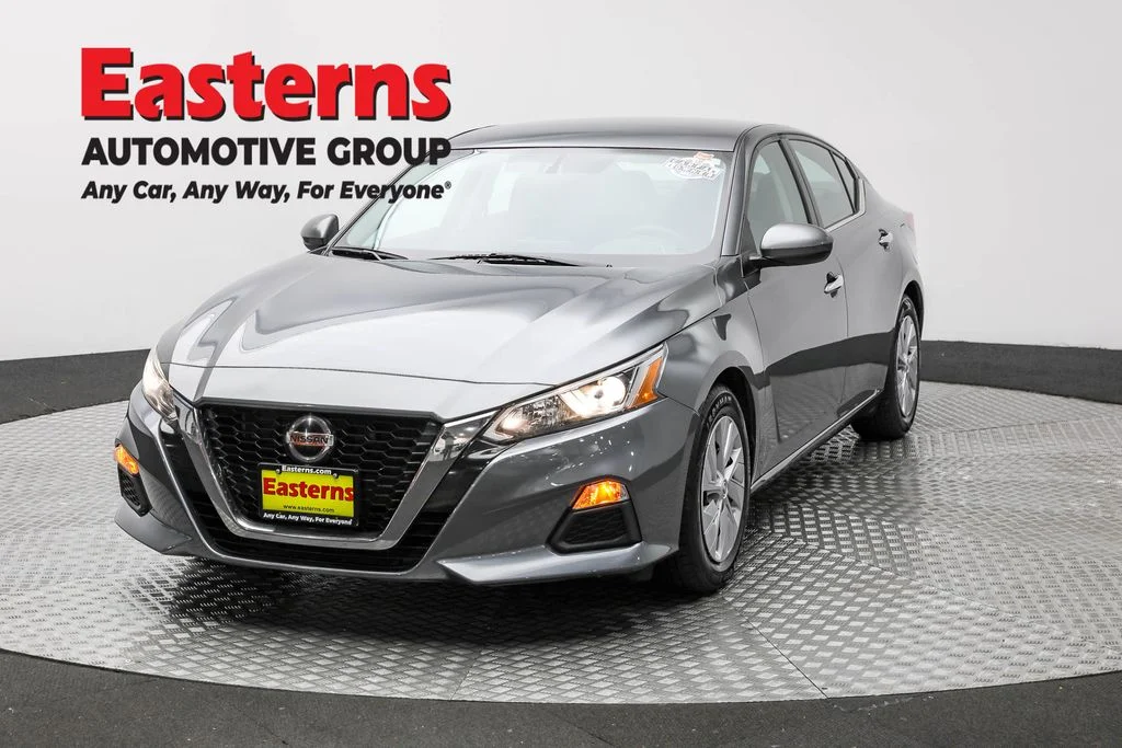 Used 2020 Gray Nissan 2.5 S image 1