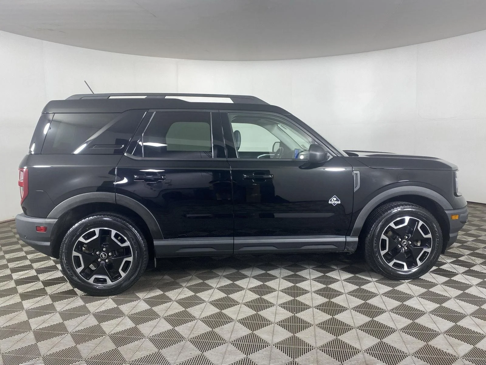 Used 2021 Shadow Black Ford Outer Banks image 8