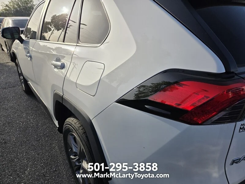Used 2023 Ice TOYOTA XLE image 9