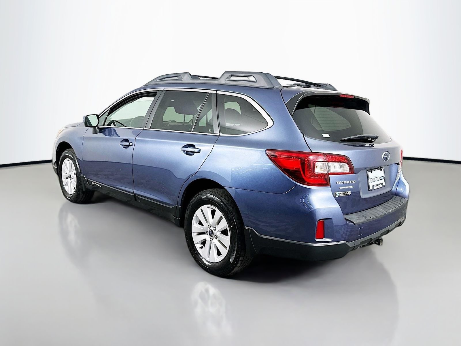 Used 2015 Twilight Blue Metallic Subaru 2.5i Premium image 5