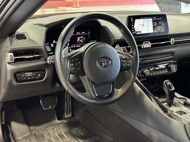 Used 2022 Red Toyota 3.0 image 2