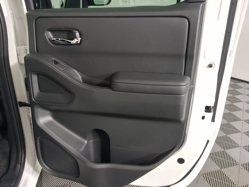 New 2026 Glacier White Nissan Crew Cab SV image 20