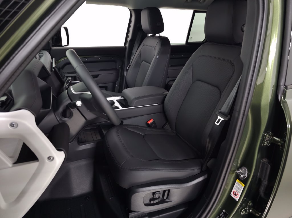 New 2026 Woolstone Green Land Rover S image 15