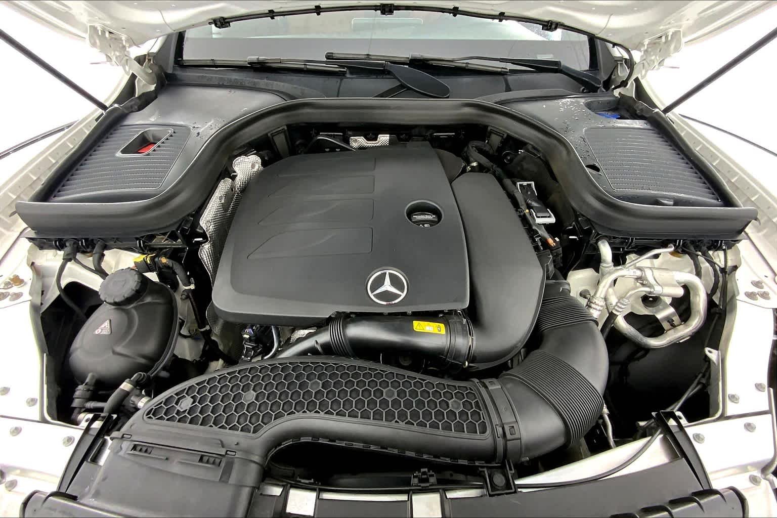 Used 2021 Polar White Mercedes-Benz GLC 300 image 31