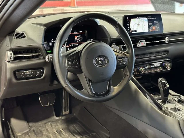Used 2022 Red Toyota 3.0 image 2