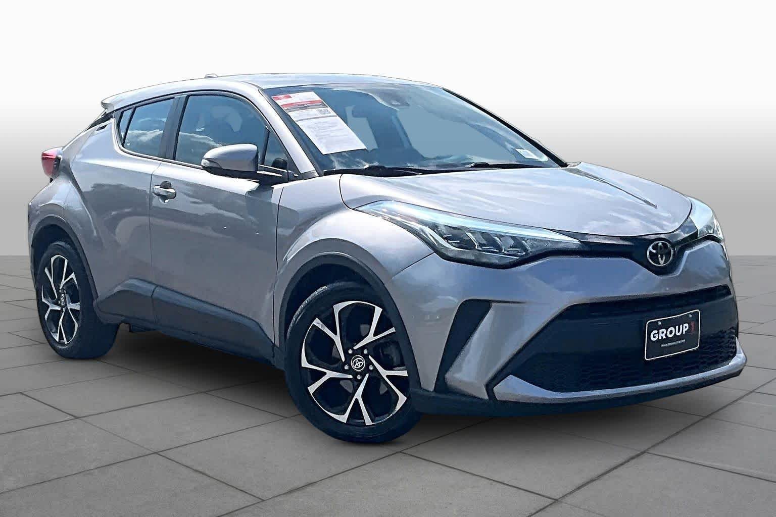 Used 2020 Silver Knockout Metallic Toyota XLE image 3