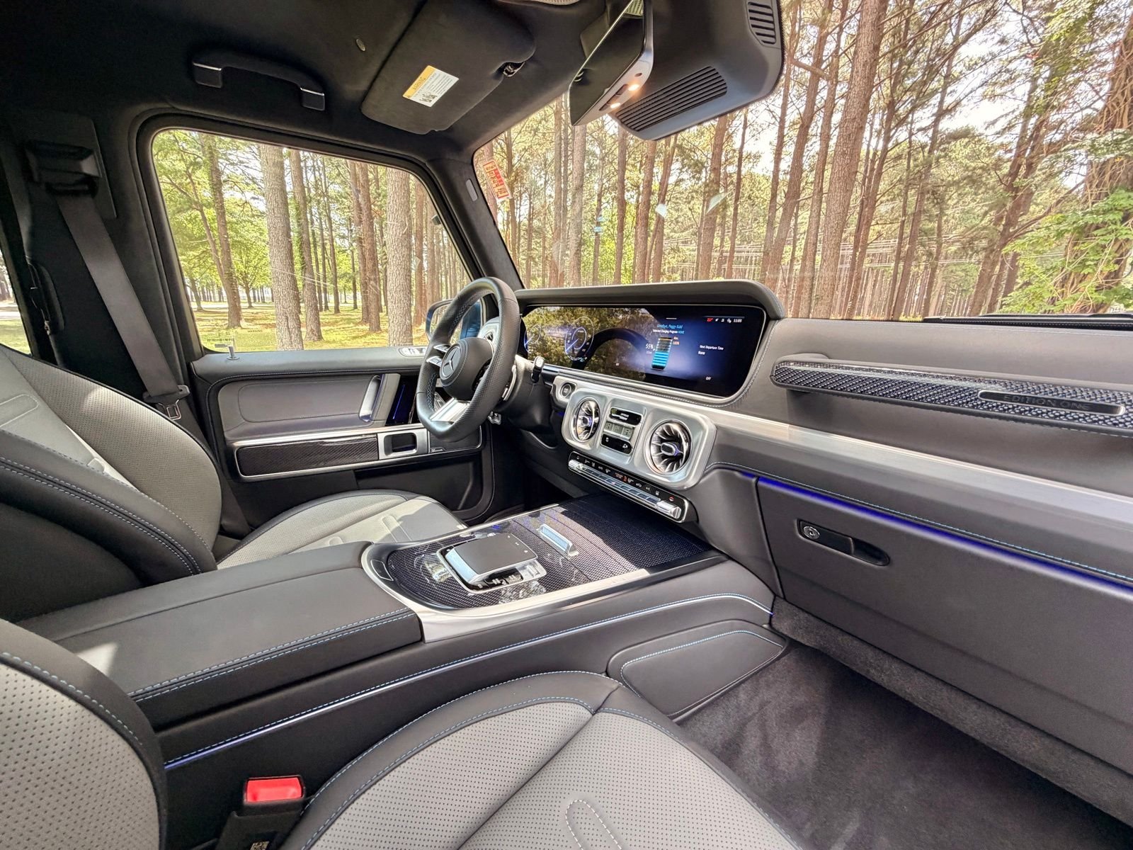 Certified Used 2025 MANUFAKTUR South Sea Blue Magno Mercedes-Benz G 580 image 18