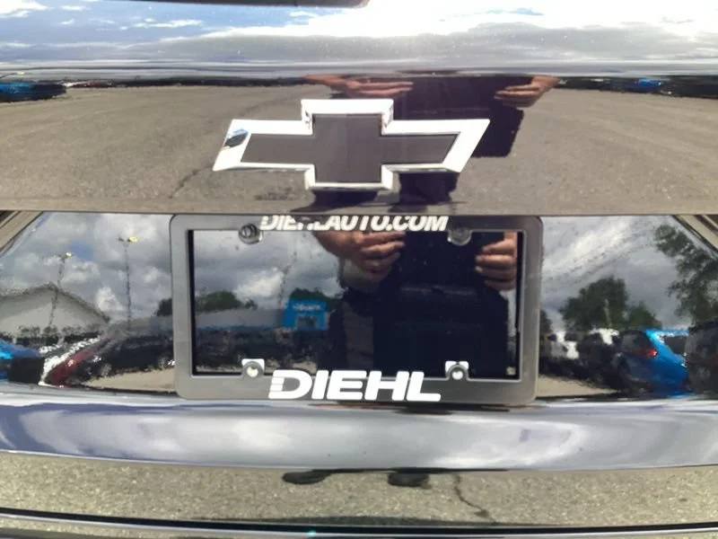 New 2026 Mosaic Black Metallic Chevrolet ACTIV image 10
