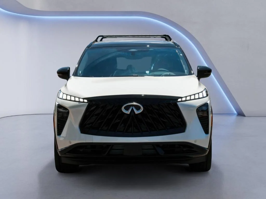 New 2027 2T RAD WHT INFINITI Autograph AWD image 2