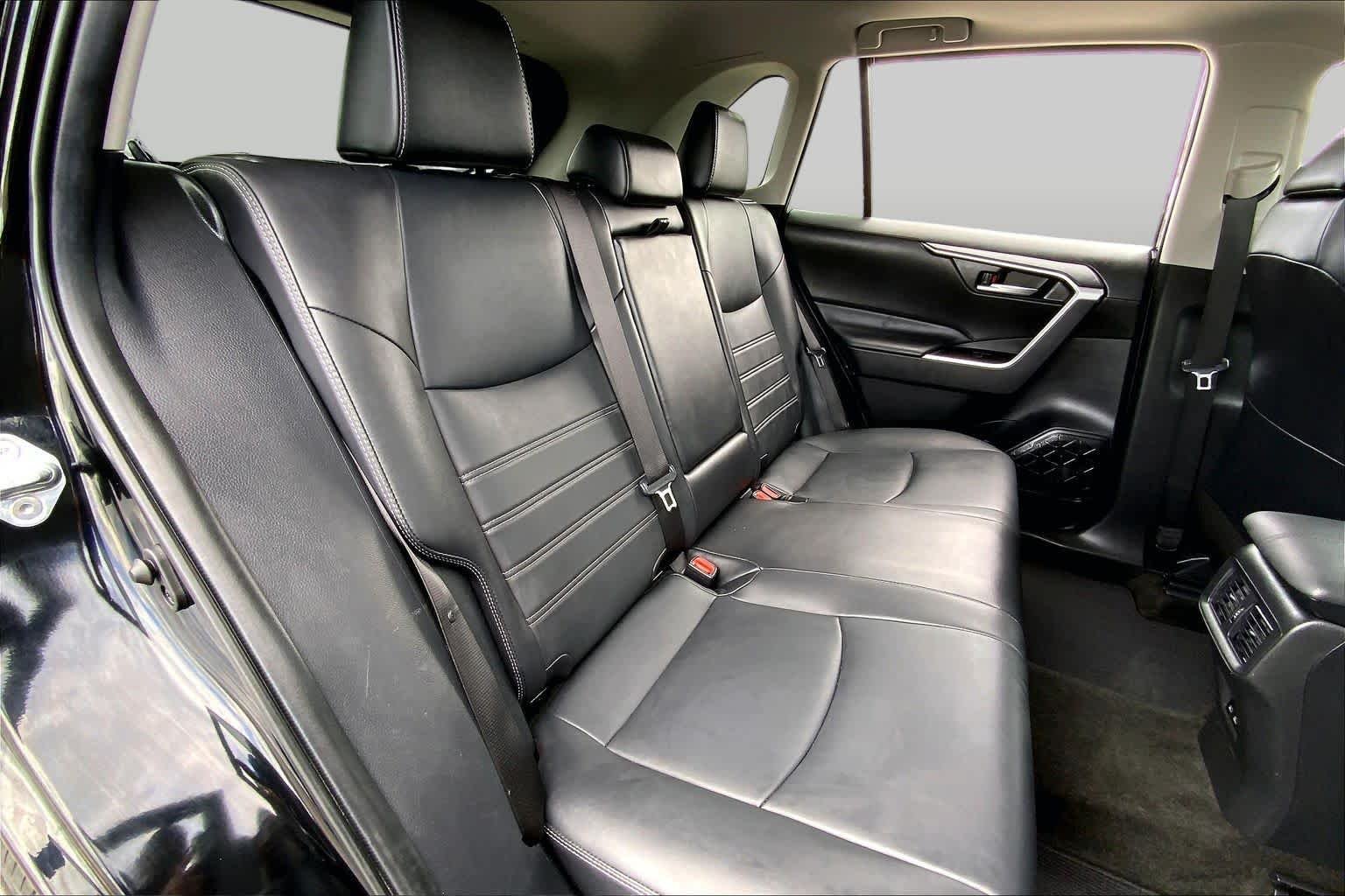 Used 2023 Midnight Black Metallic Toyota XLE Premium image 19