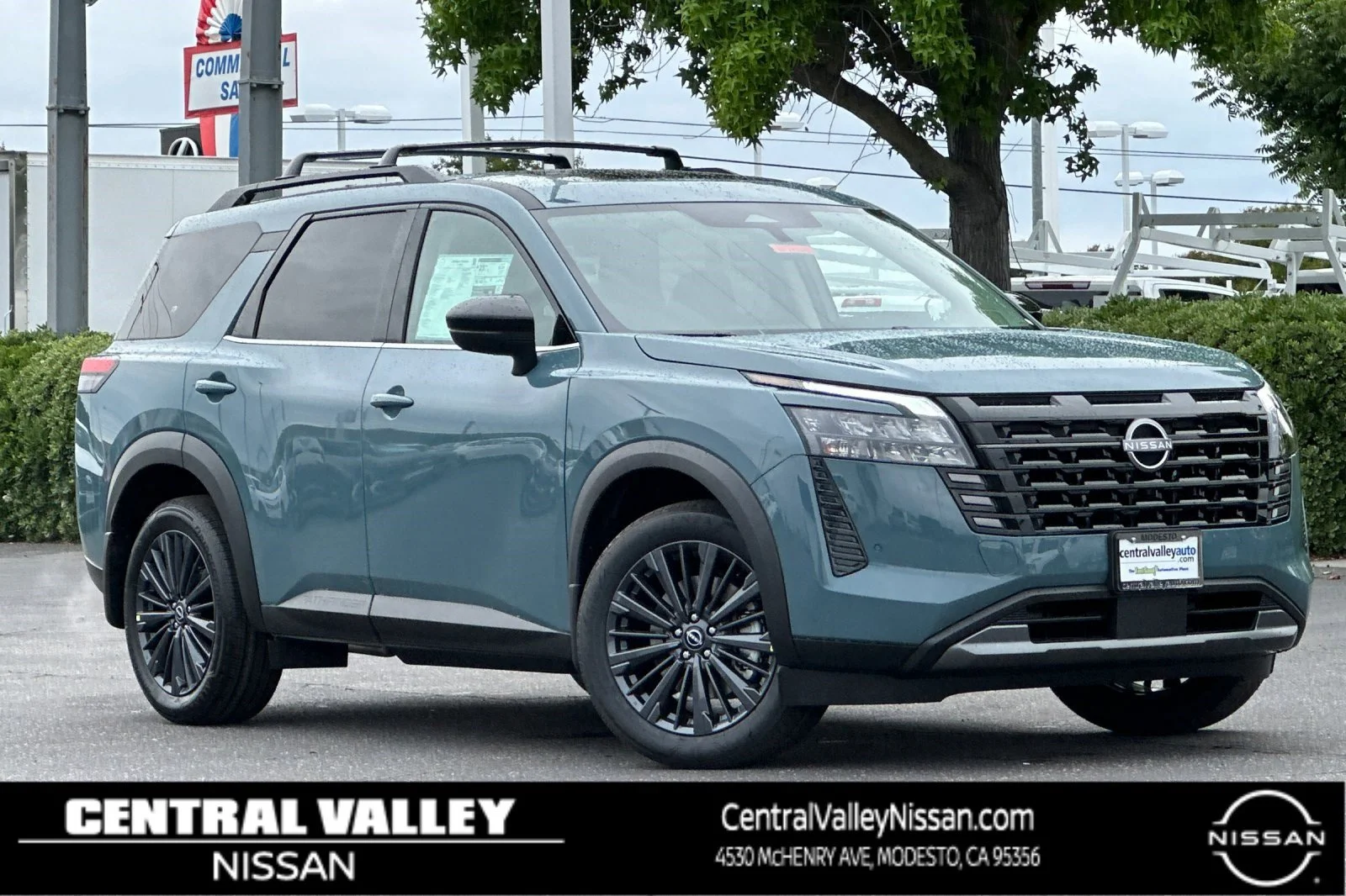 2026 Nissan Pathfinder SL 4WD's photo