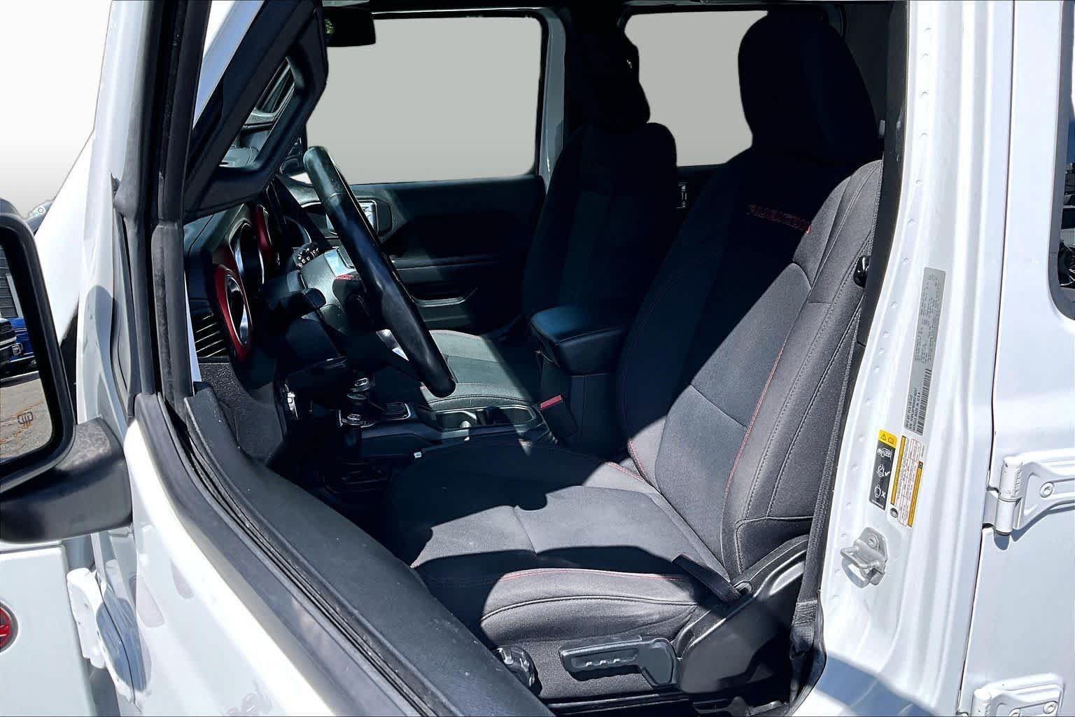 Used 2022 Bright White Clearcoat Jeep Unlimited Rubicon image 17