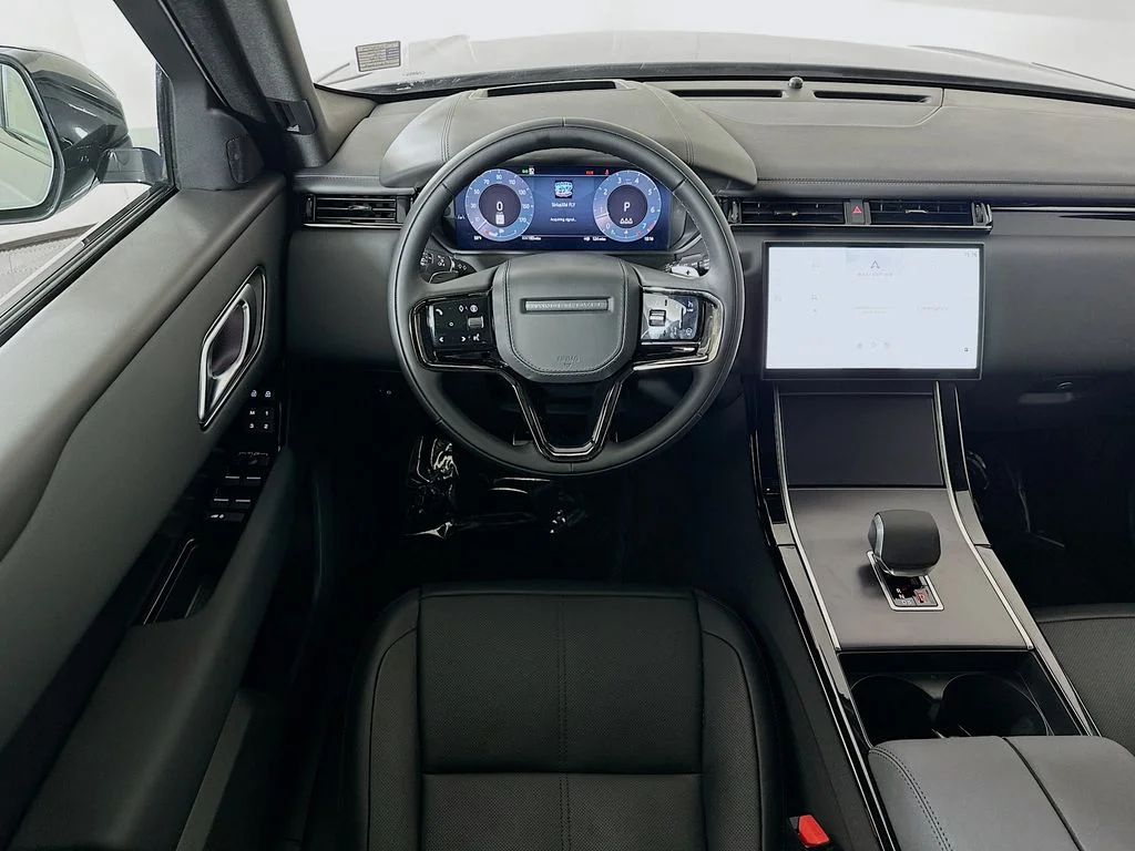 Used 2026 Zadar Gray Premium Metallic Land Rover Dynamic SE image 24