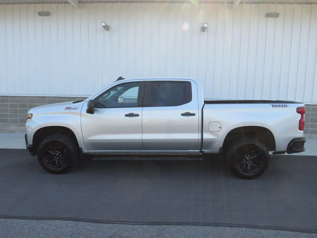Used 2021 Silver Ice Metallic Chevrolet LT Trail Boss image 13