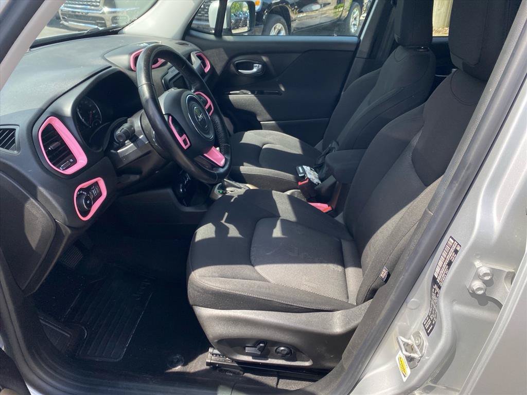 Used 2017 Glacier Metallic Jeep Latitude image 9