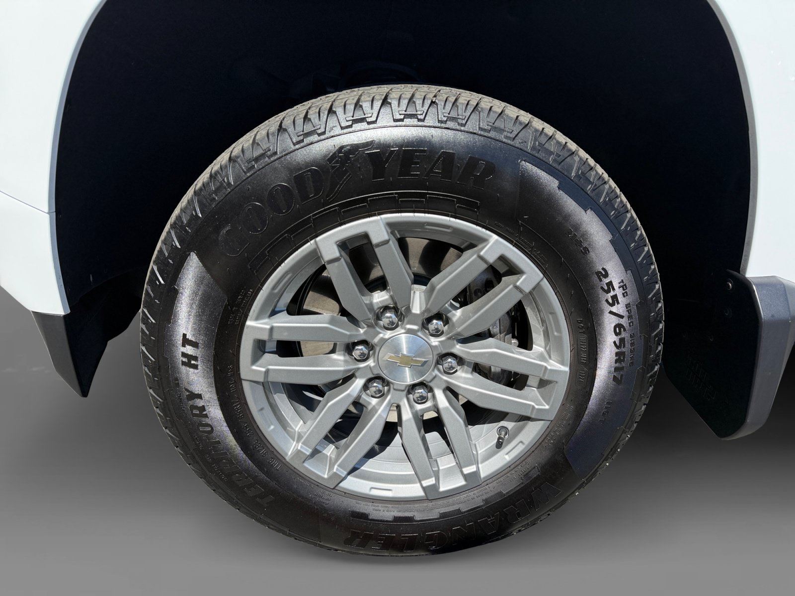 Used 2024 Summit White Chevrolet LT image 9