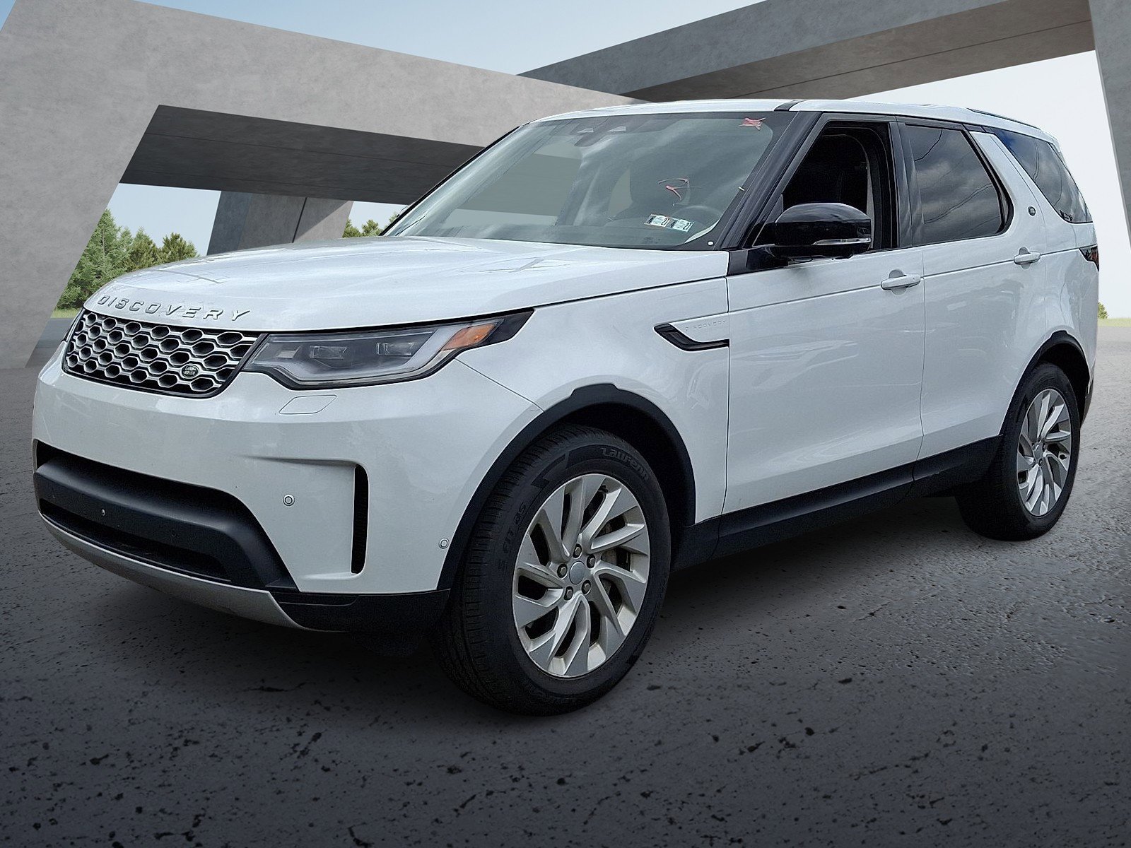 Used 2024 White Land Rover S image 2