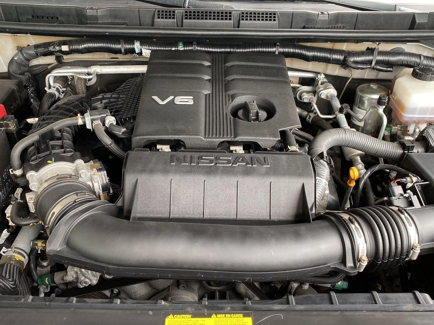 Used 2023 Glacier White Nissan S image 30