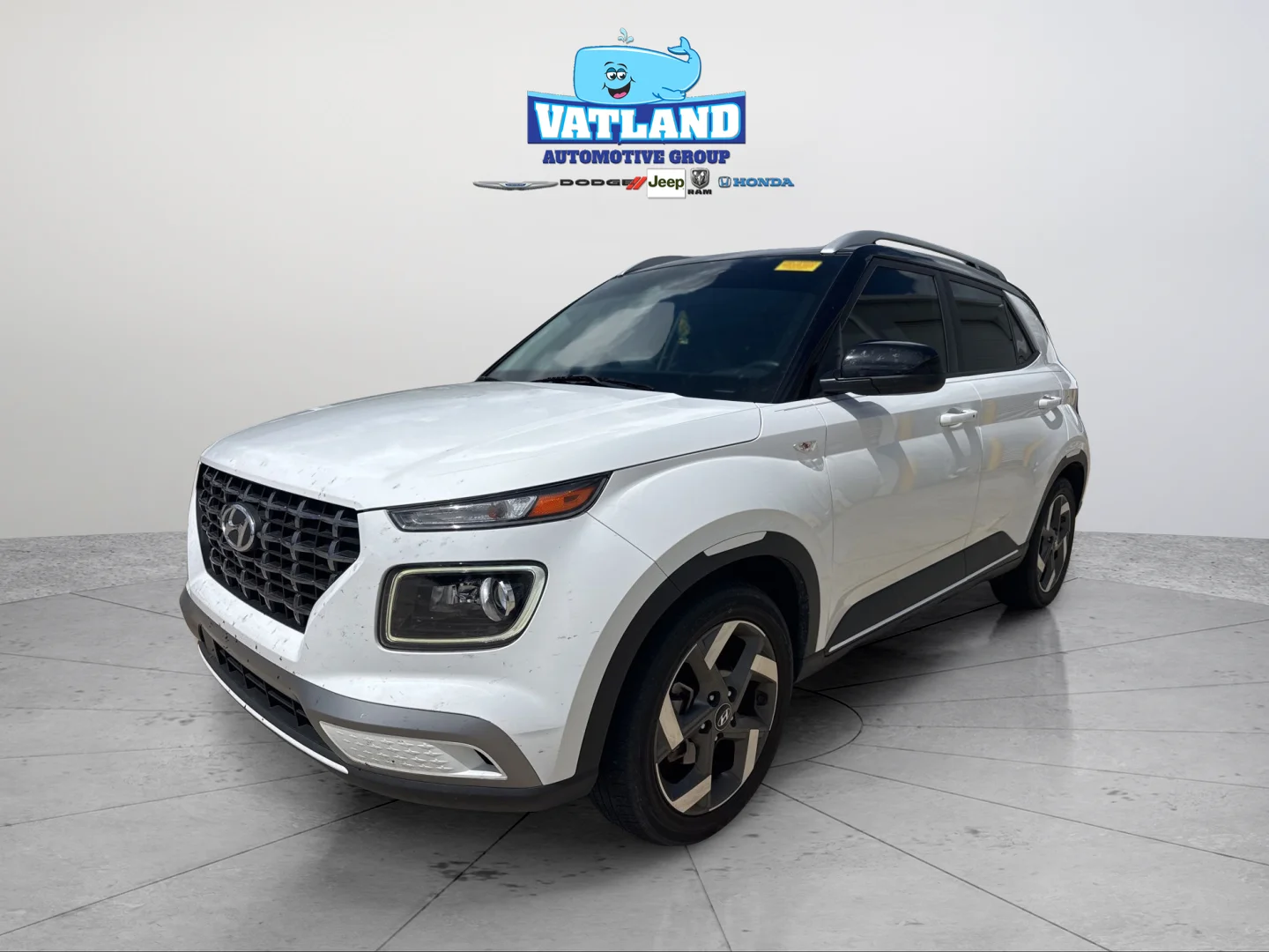 Used 2023 Ceramic White Hyundai Limited image 3