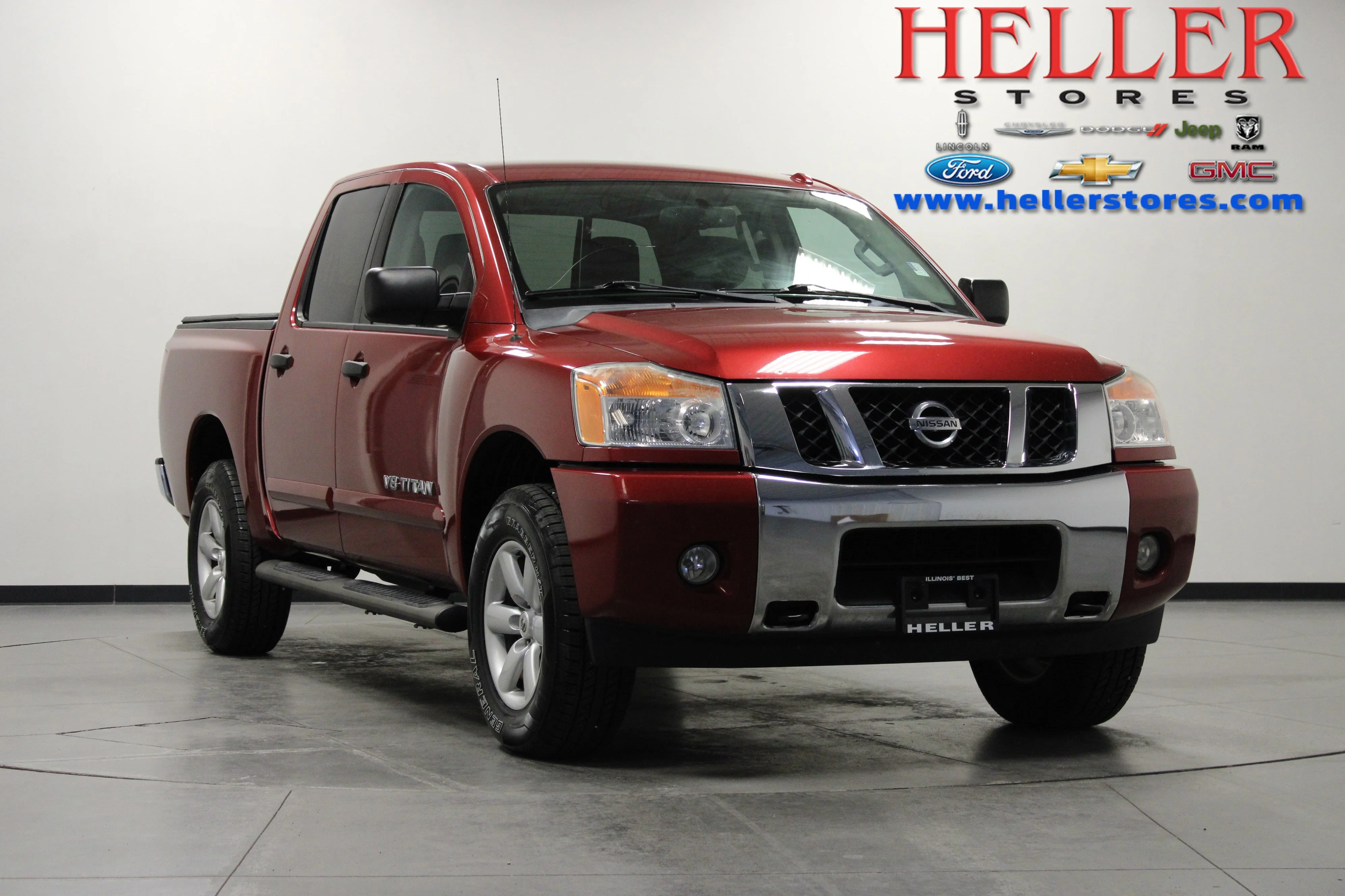 Used 2013 Cayenne Red Metallic Nissan SV image 1