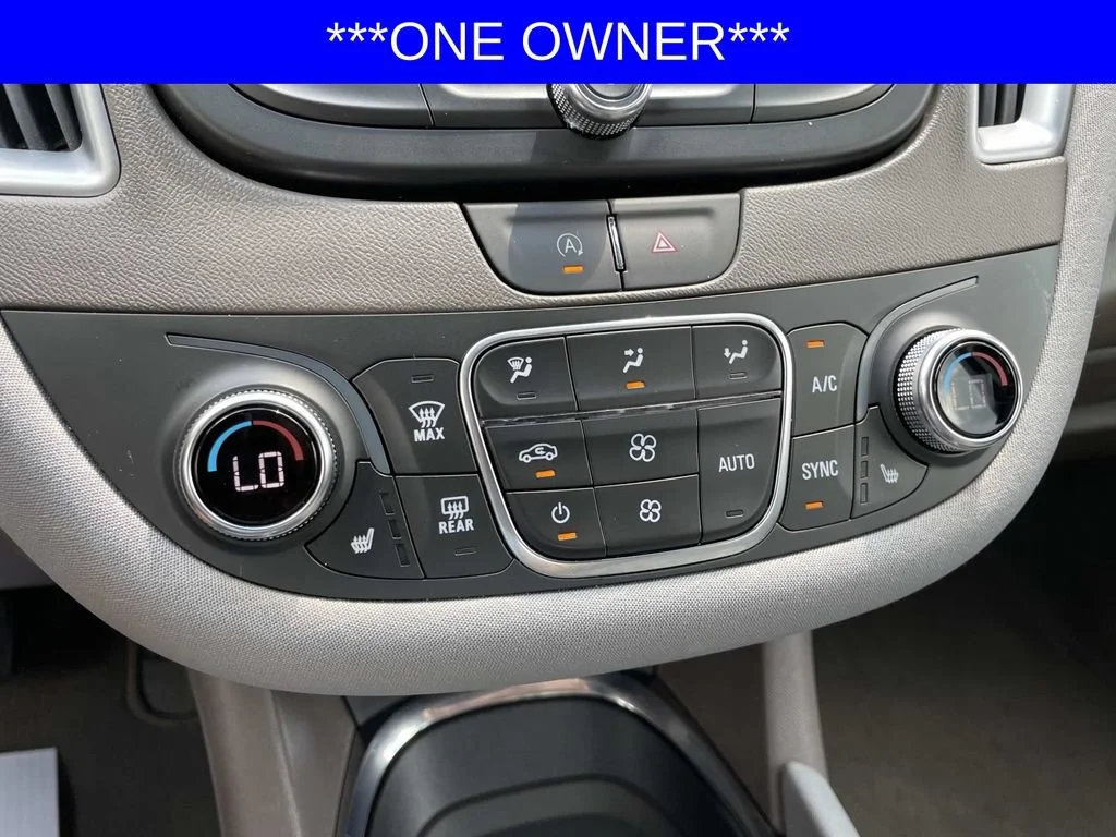 Used 2025 Summit White Chevrolet 1LT image 25