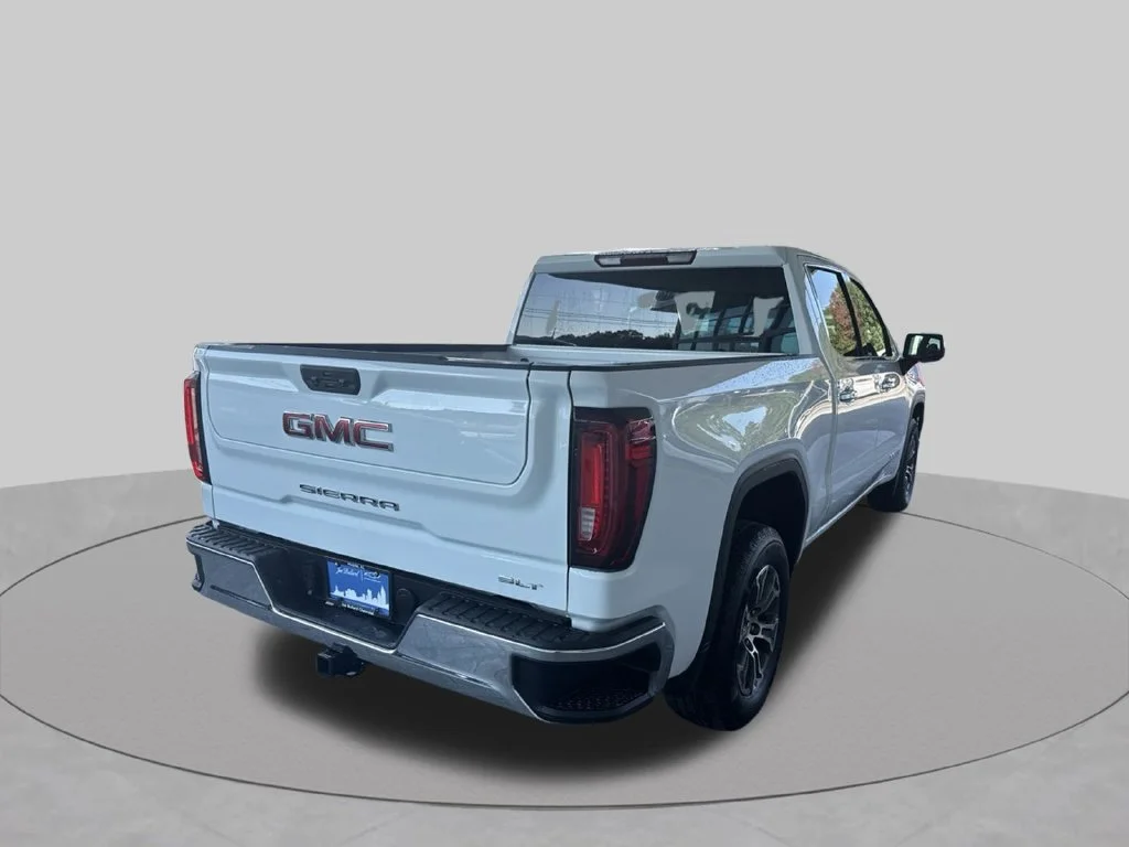 Used 2025 Summit White GMC SLT image 8