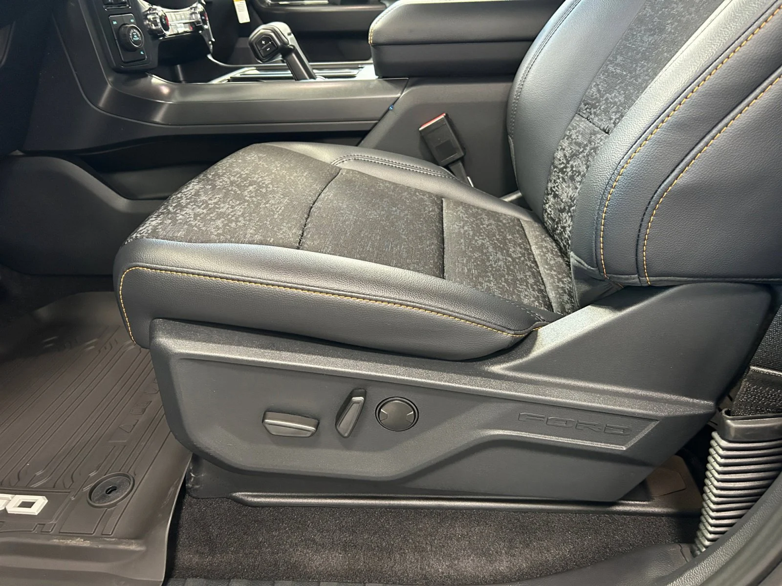 New 2026 Agate Black Metallic Ford Tremor image 15