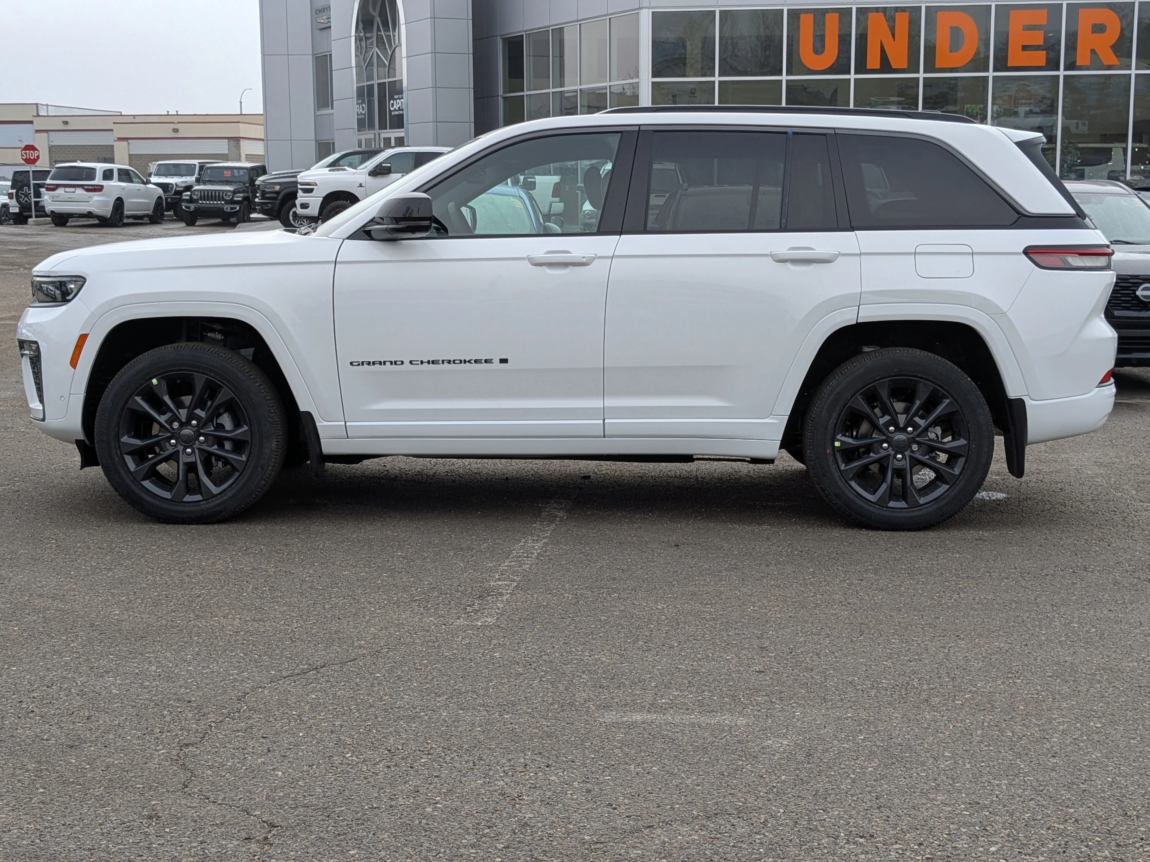 New 2026 White Jeep Limited Reserve - - Panoramic Sunroof - Nappa Leather - Ventilated Seats - Trailer Tow Pack & More! image 6