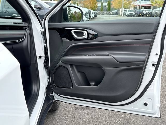 New 2026 Bright White Clear-Coat Exterior Paint Jeep Trailhawk image 23